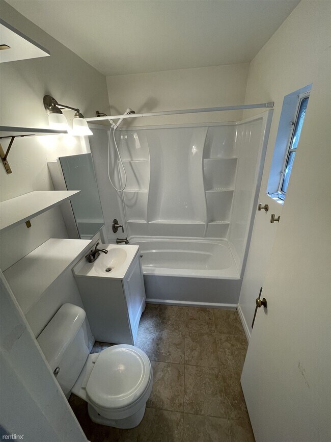 Building Photo - 1 br, 1 bath Duplex - 4162 Bachman Place