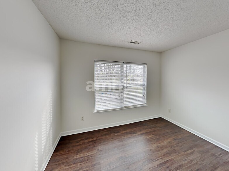 Building Photo - 7316 Aragorn Ln