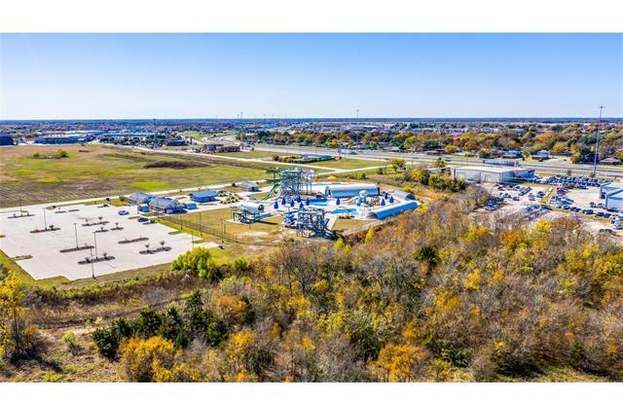 Building Photo - 1415 Warringwood Dr