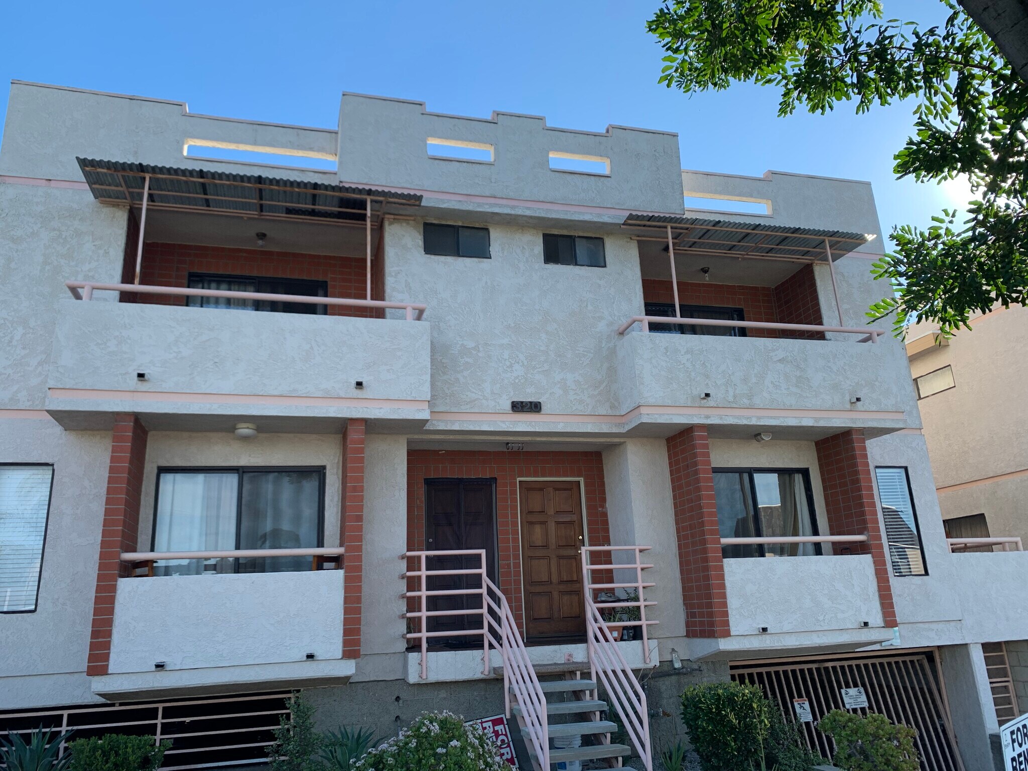 Building Photo - 324 Fischer St