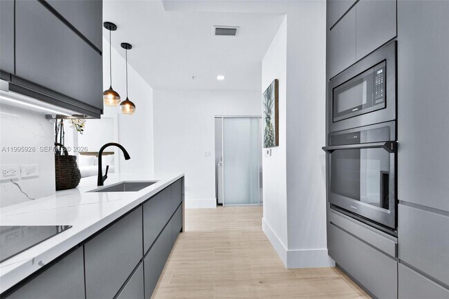 Building Photo - 18800 NE 29th Ave