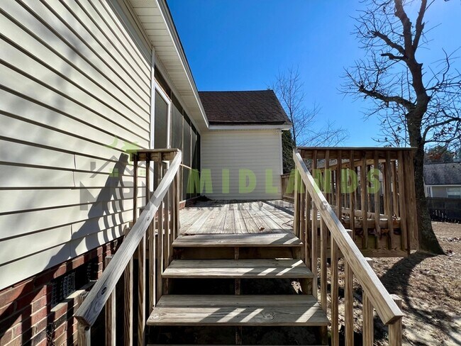 Building Photo - 5 Bridle Path Court