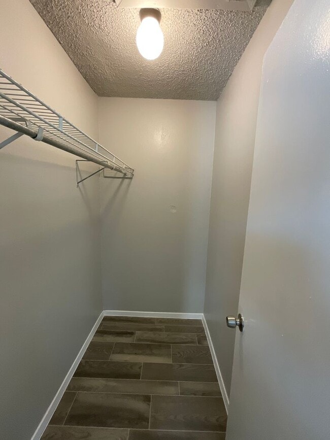 Building Photo - 2319 Observation Dr