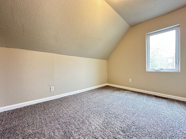 Building Photo - 3 Bedroom 2 Stall Detached Garage Fairgrounds