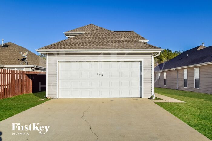Building Photo - 158 Village Dr