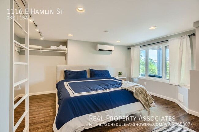 Building Photo - Fully Furnished Bright & Spacious MIL Apar...