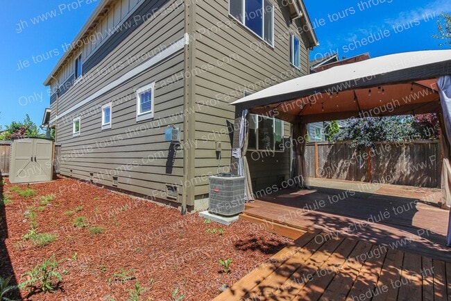Building Photo - 6300 SE Imagine Way