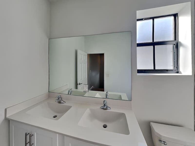 Building Photo - 3454 W 110th St