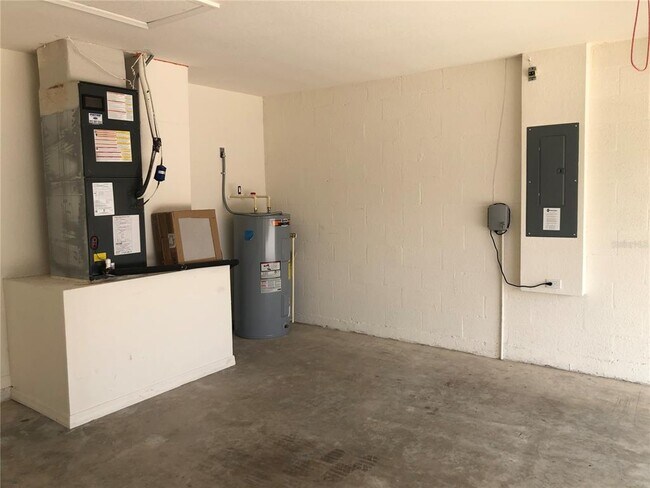 Building Photo - 332 Cascara Ln