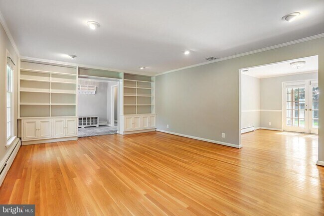 Building Photo - 9801 Orchid Cir
