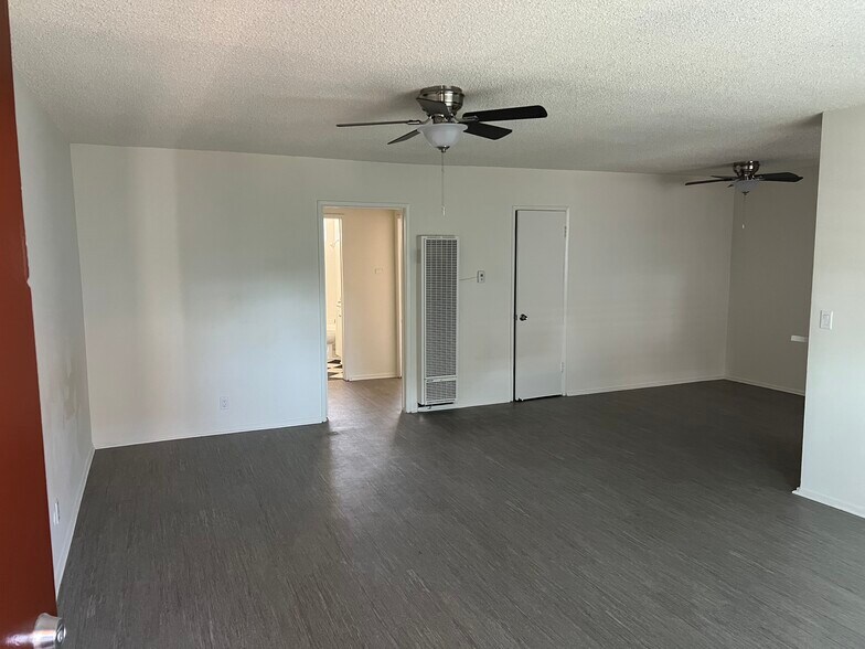 Building Photo - 5942 Malabar St