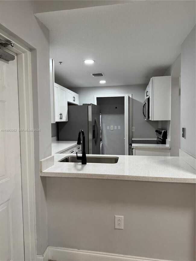 Building Photo - 6440 NW 114th Ave