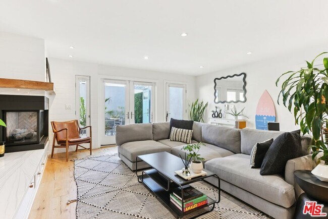 Building Photo - 665 Washington Blvd