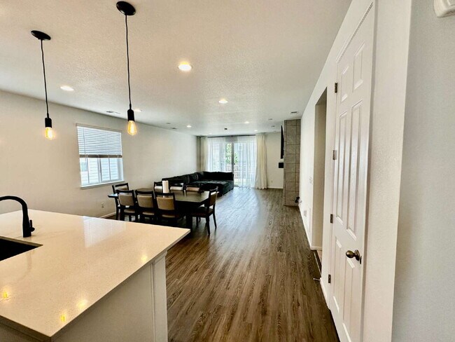 Building Photo - "Charming 4-Bedroom Castle Rock Home with Spacious Living!"