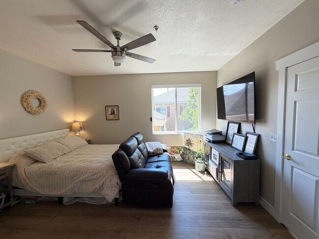 Building Photo - Charming 55+ Condo with Indoor Pool & Mountain Views in American Fork
