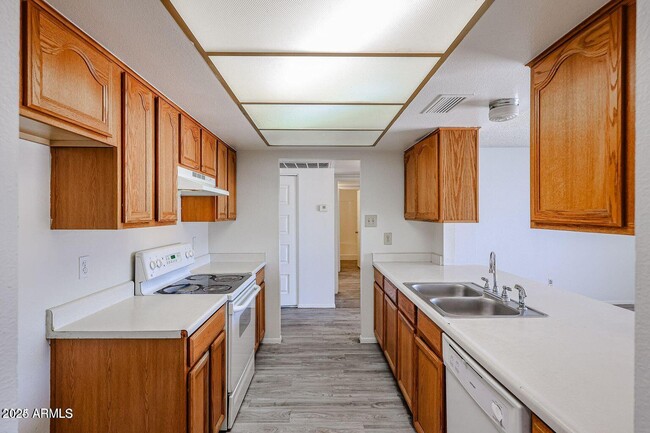 Building Photo - 5333 W Port Au Prince Ln
