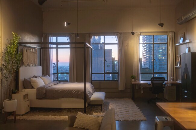 Building Photo - 849 S Broadway