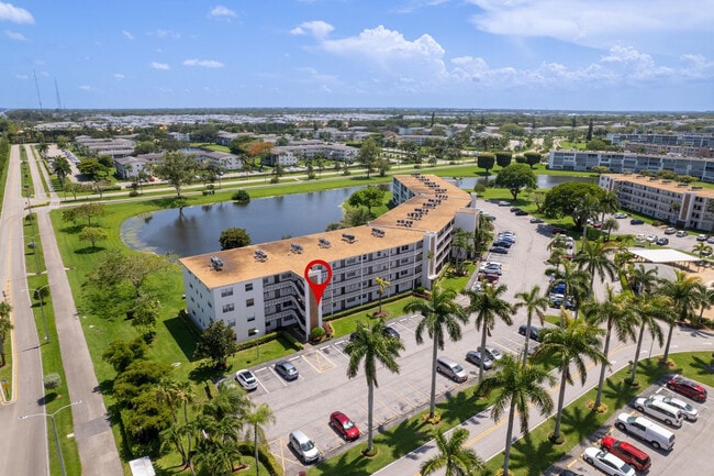 Building Photo - 1052 Hythe A