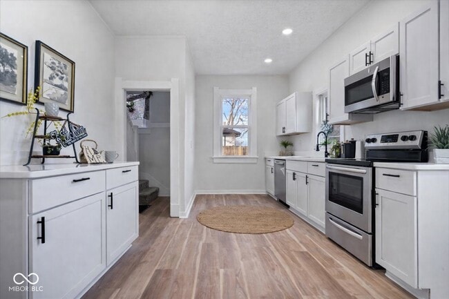 Building Photo - 1741 S State Ave