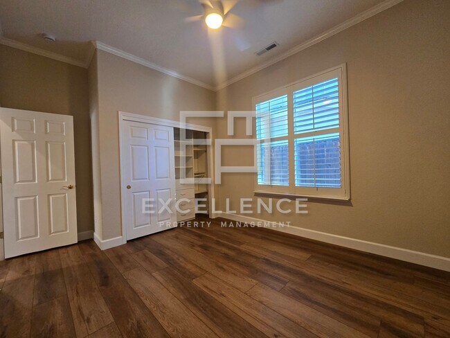 Building Photo - 3/2.5 Home + Office with 2219SF of Beautif...