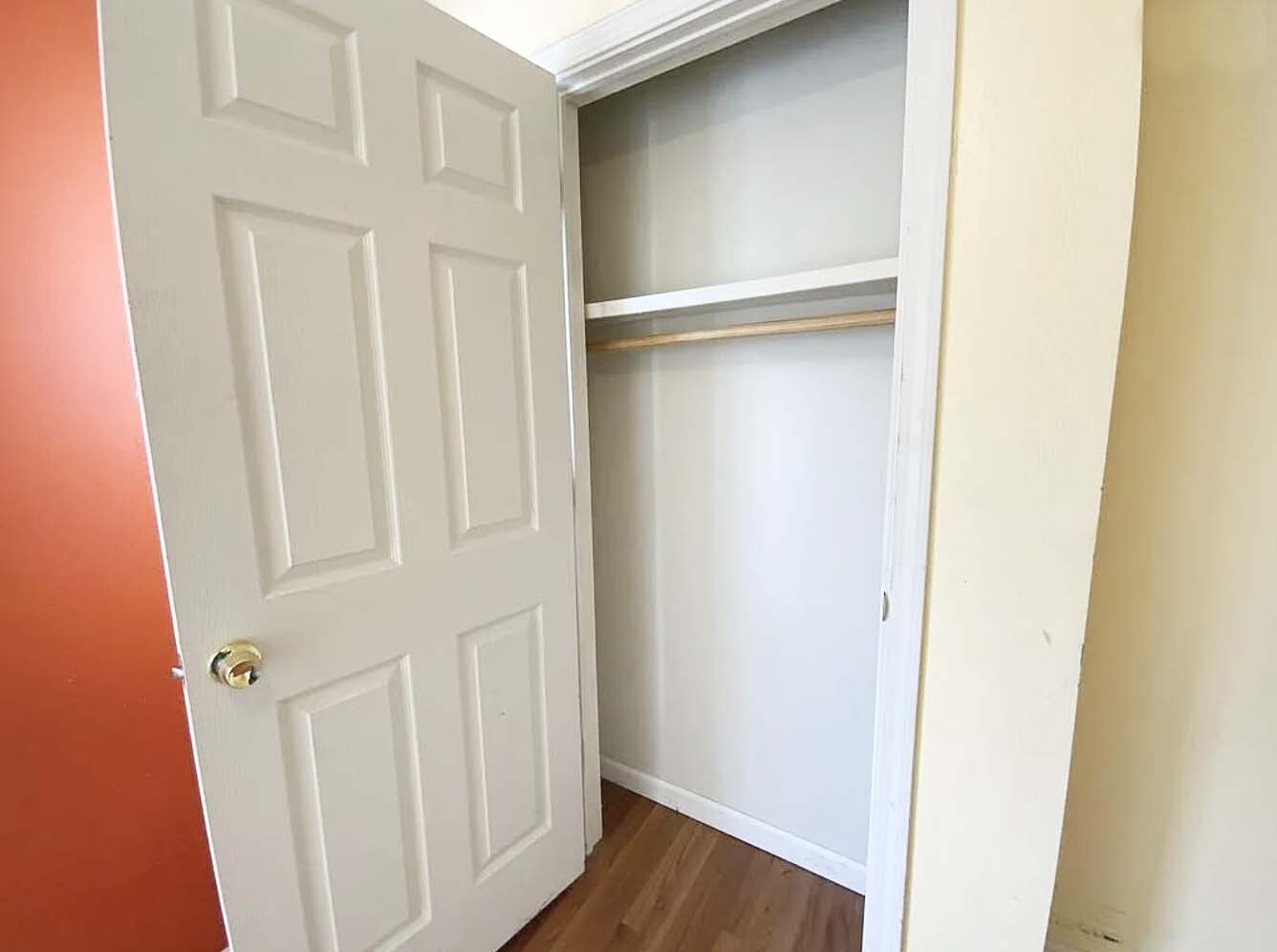 Building Photo - 221 Sterrett St