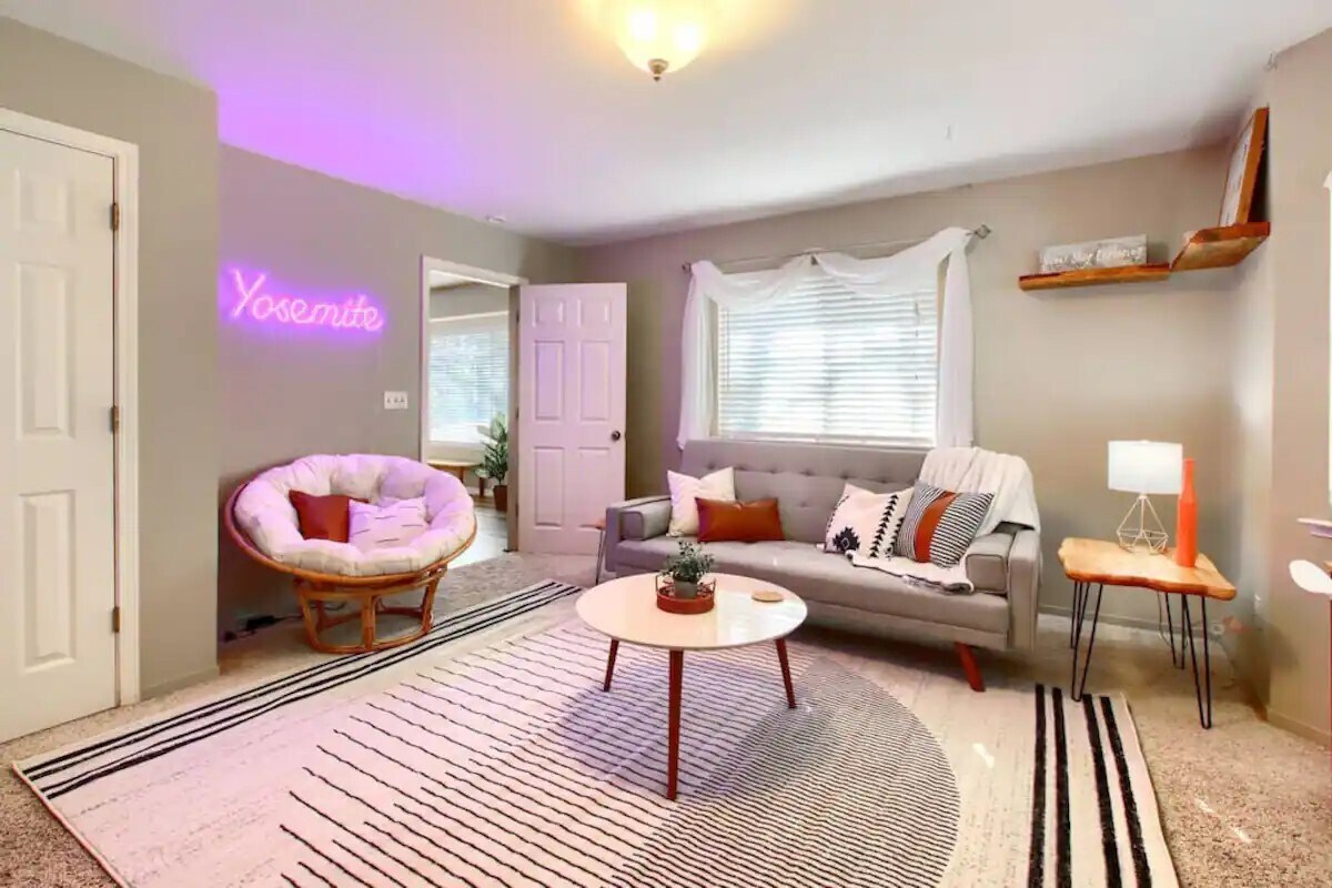 Building Photo - 2410 Coachman Rd