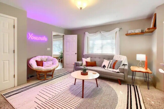 Building Photo - 2410 Coachman Rd