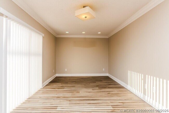 Building Photo - 848 NW 98th Ave