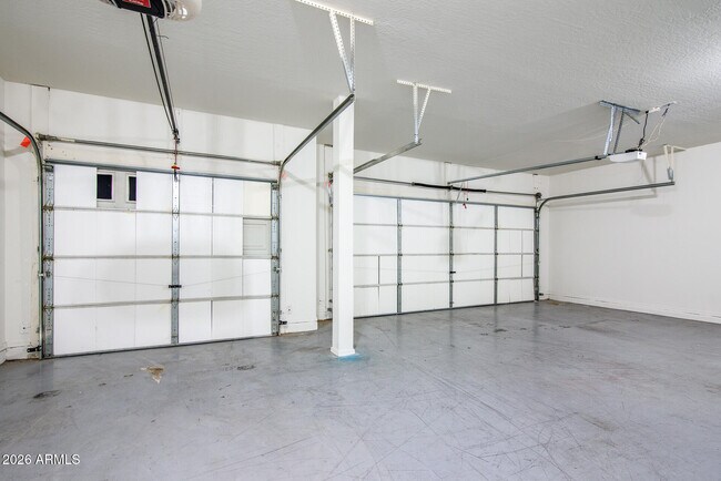 Building Photo - 43395 W Wild Horse Trail