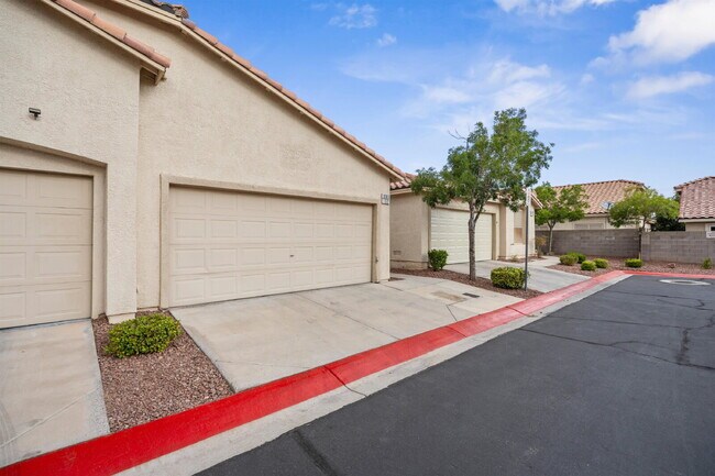 Building Photo - Charming and spacious single-story townhome nestled within a gated community in the desirable Nor...