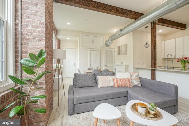 Building Photo - 1508 N Mascher St