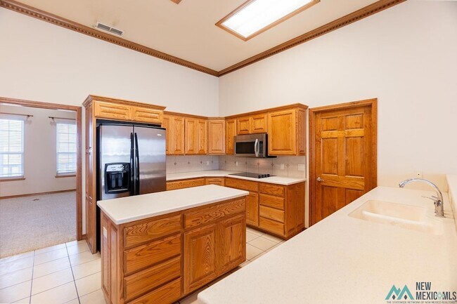 Building Photo - 3905 Springwood Dr