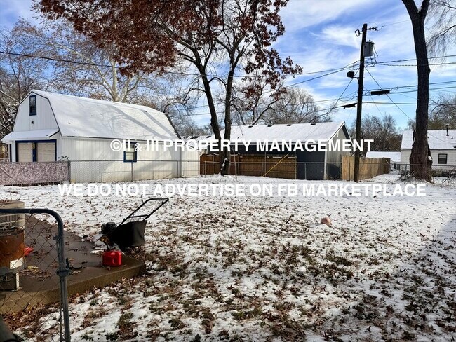 Building Photo - 4909 Woodend Ave