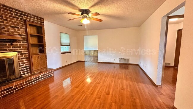 Building Photo - 1210 Glenwood Dr