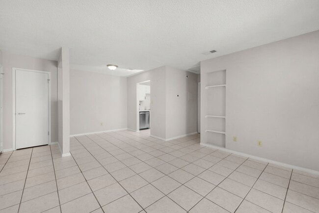 Building Photo - Freshly Updated Gulf Breeze Gem with New Appliances!