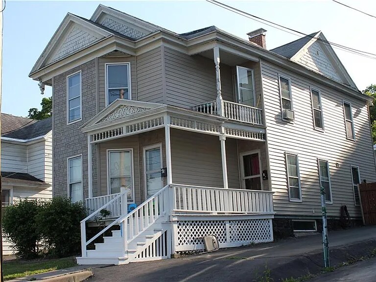 Primary Photo - 222 Caroline Ave