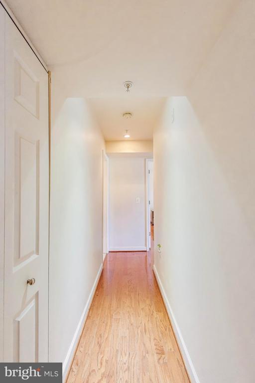 Building Photo - 4139 S Four Mile Run Dr