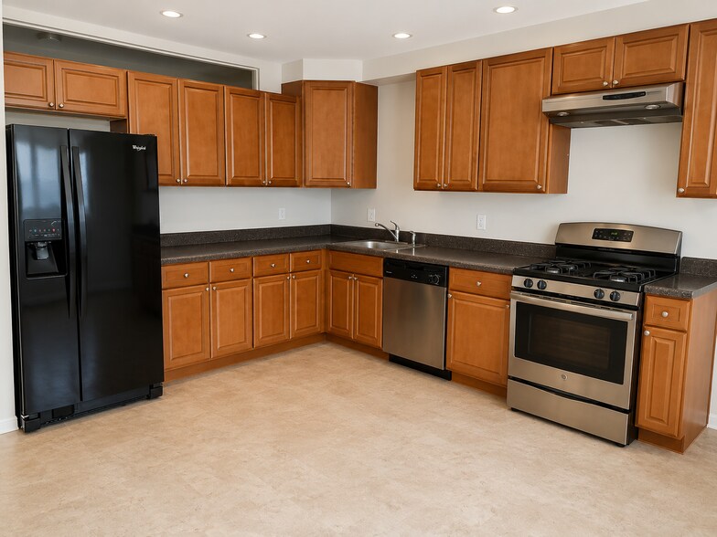 Building Photo - 148 Oakwood Ave