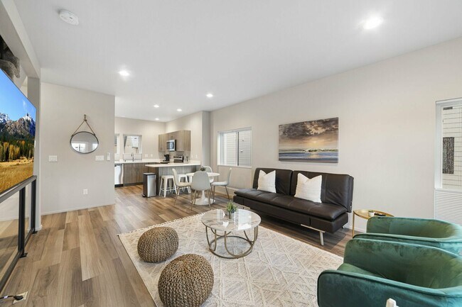 Building Photo - 918 21st St