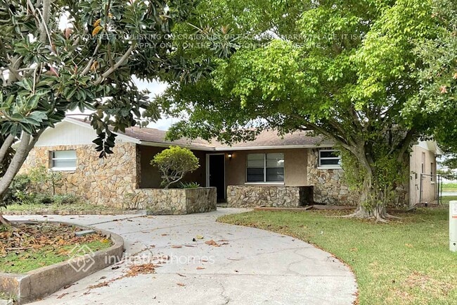 Building Photo - 2253 Hama Dr