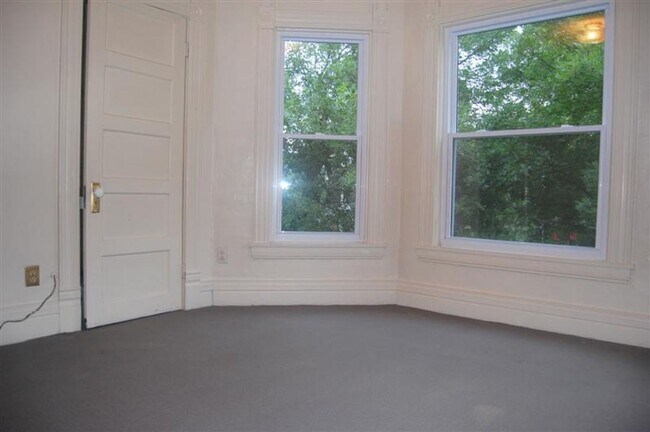 Building Photo - Energy Efficient 2 Bedroom One Block From ...