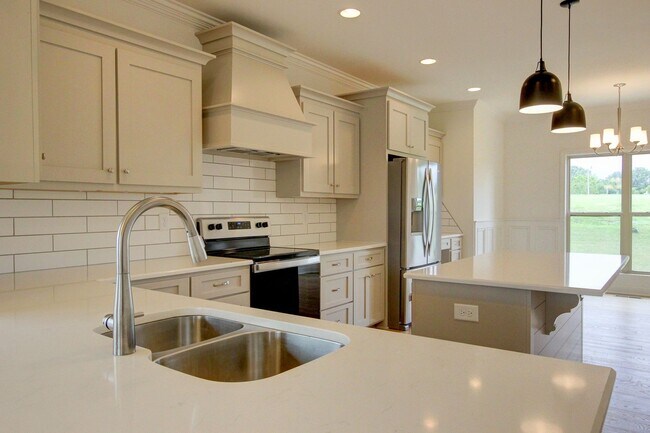 Building Photo - Custom Build in Sango.  Wow Factor