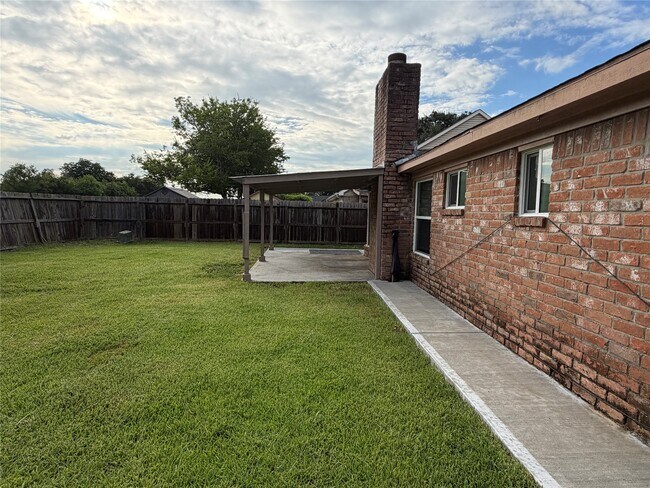 Building Photo - 12719 Huntington Field Dr