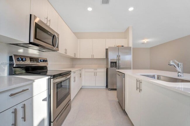 Building Photo - 11918 SW 245 Ter