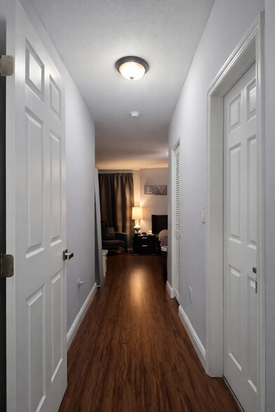 Building Photo - 5109 SW 141st Ave