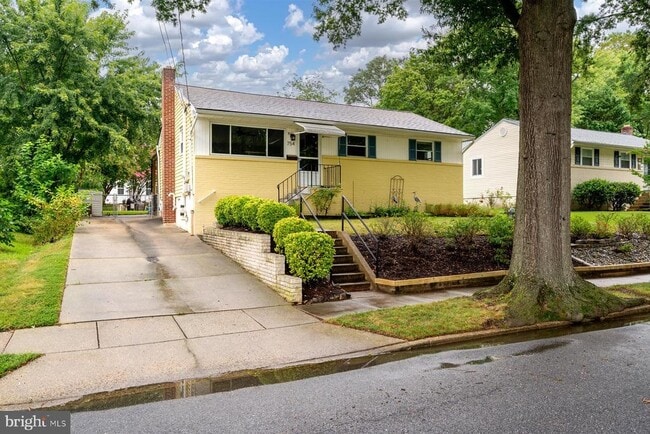 Building Photo - 754 Warren Dr