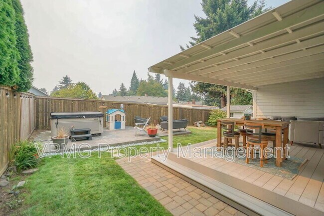 Building Photo - 1204 NE 89th Ave