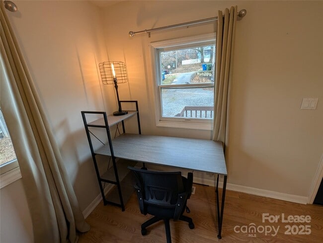 Building Photo - 25.5 Woodrow Ave