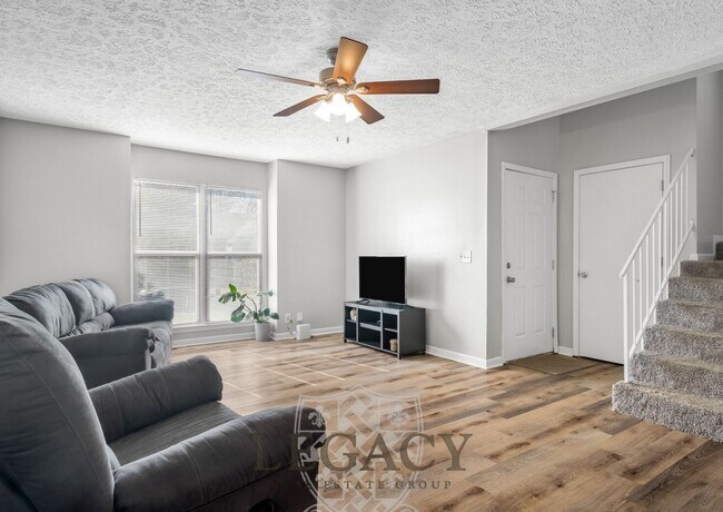 Building Photo - 748 Lake Terrace Dr