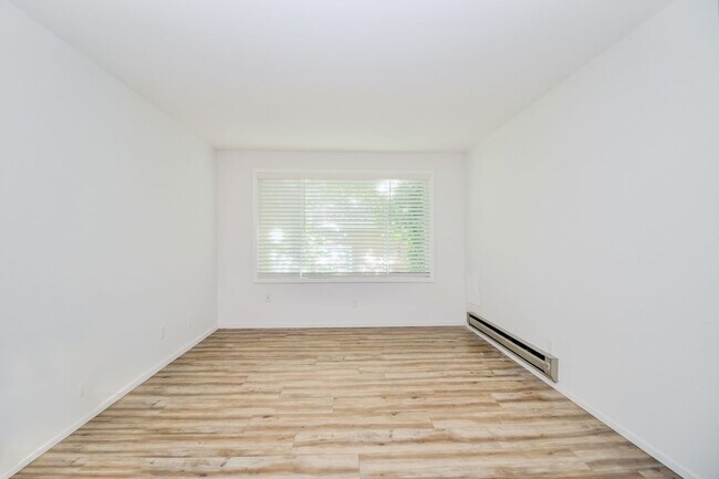 Building Photo - 2 Bedroom/1 Bathroom unit in Salt Lake City